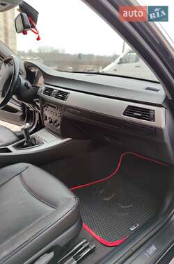 Универсал BMW 3 Series 2006 в  фото 16 Универсал BMW 3 Series 2006 в
