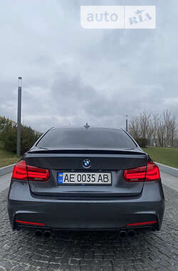 Седан BMW 3 Series 2015 в 
