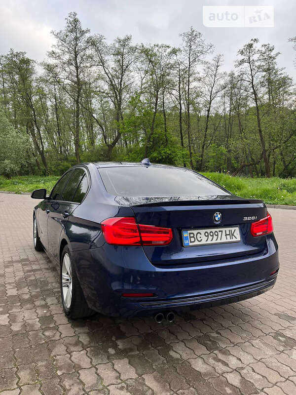 Седан BMW 3 Series 2016 в Львове