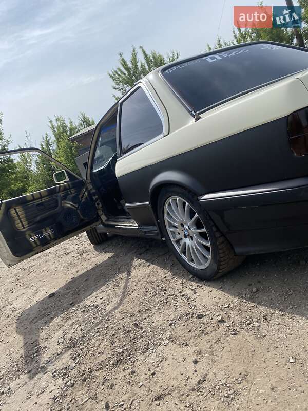 Купе BMW 3 Series 1985 в Слов'янську