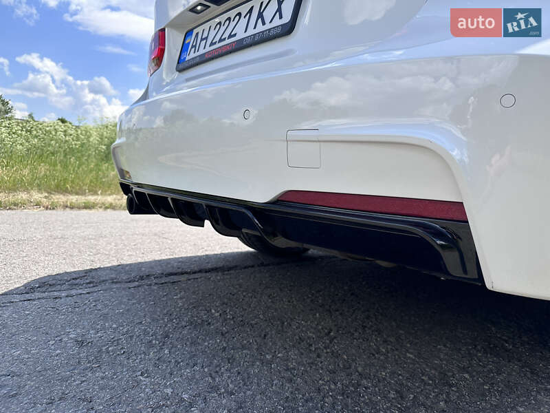 Седан BMW 3 Series 2015 в Києві