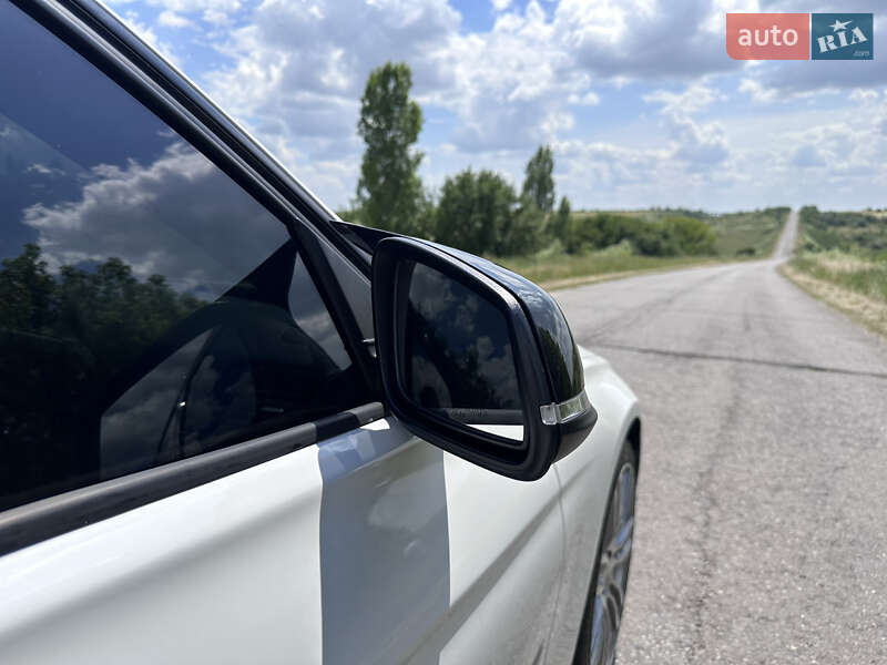 Седан BMW 3 Series 2015 в Києві