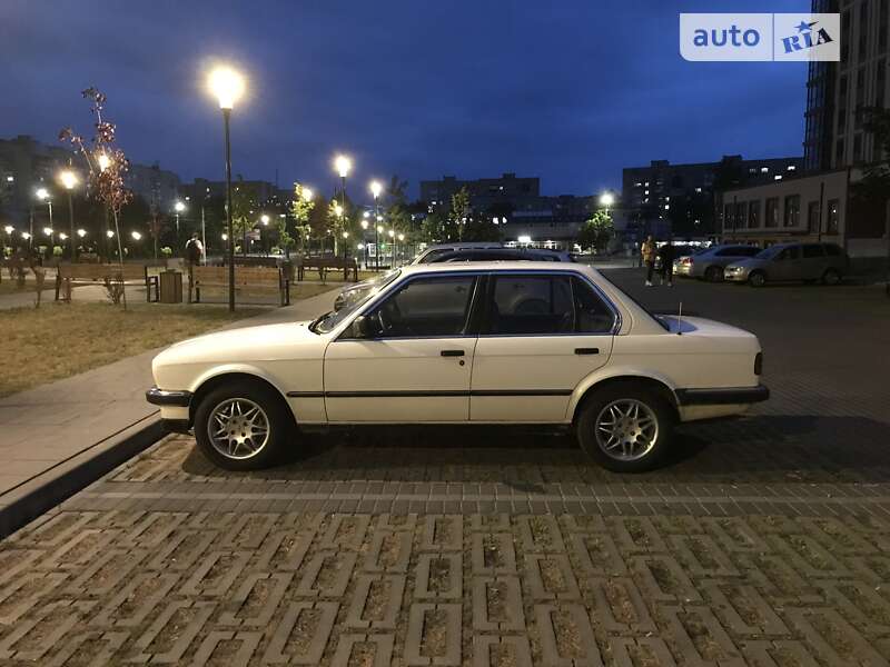Седан BMW 3 Series 1986 в Луцьку