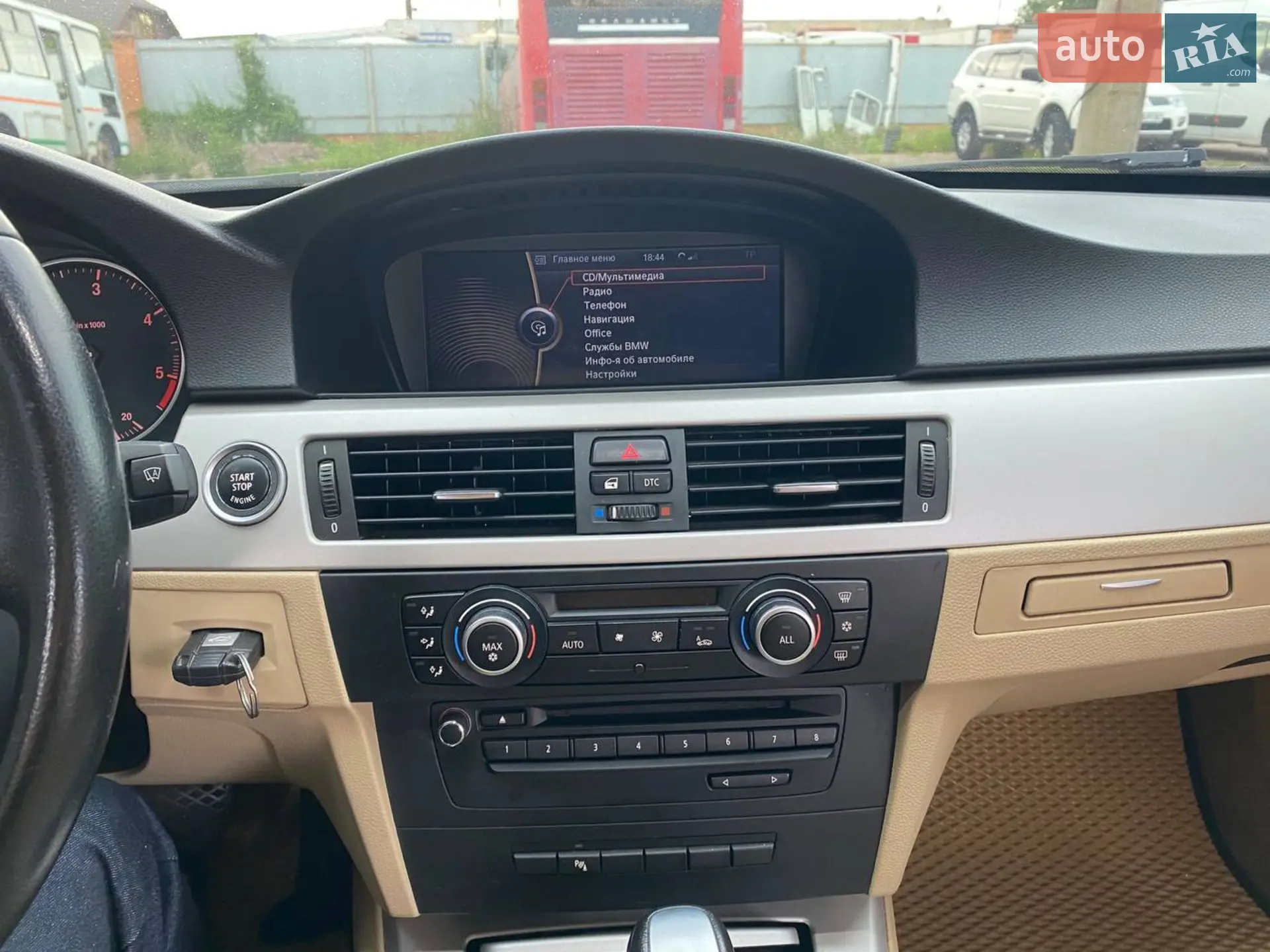 2010 BMW 3er - мініатюра 11