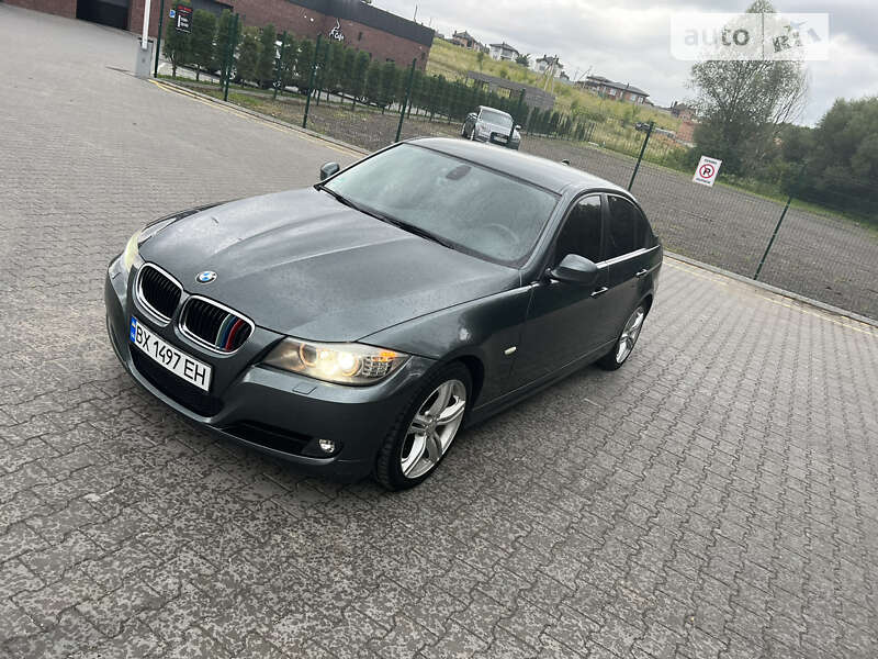 Седан BMW 3 Series 2010 в Хмельницком