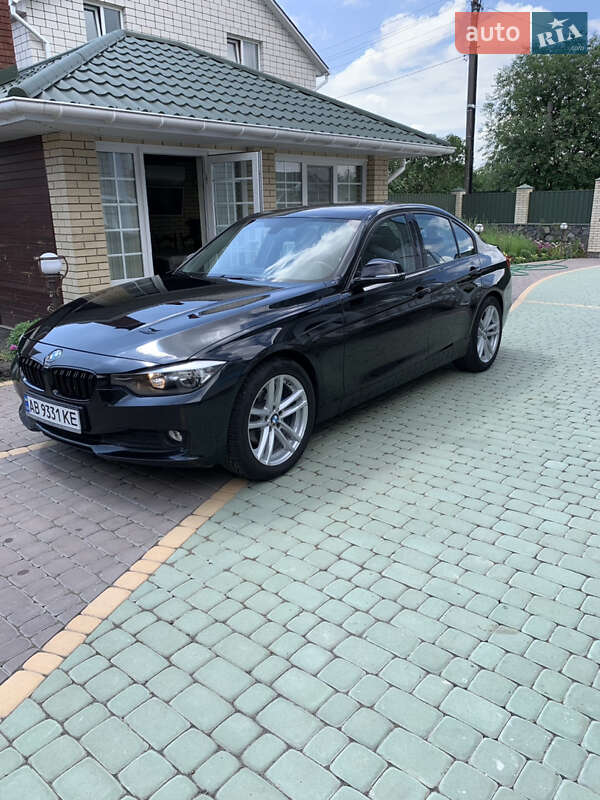 Седан BMW 3 Series 2015 в Виннице