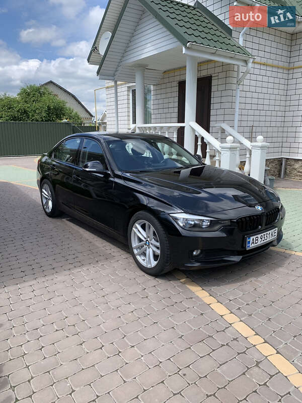 Седан BMW 3 Series 2015 в Виннице