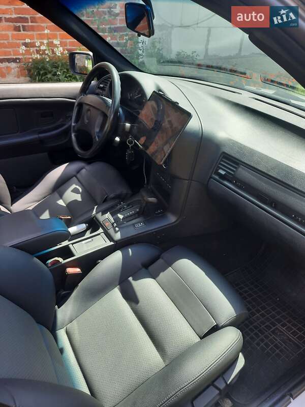 Седан BMW 3 Series 1993 в Киеве