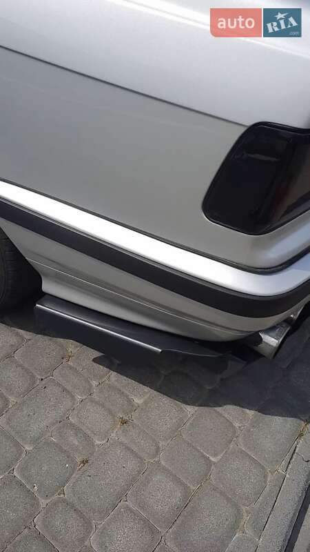 Седан BMW 3 Series 1993 в Киеве