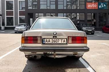 Седан BMW 3 Series 1986 в Києві