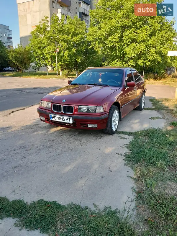 Седан BMW 3 Series 1992 в 