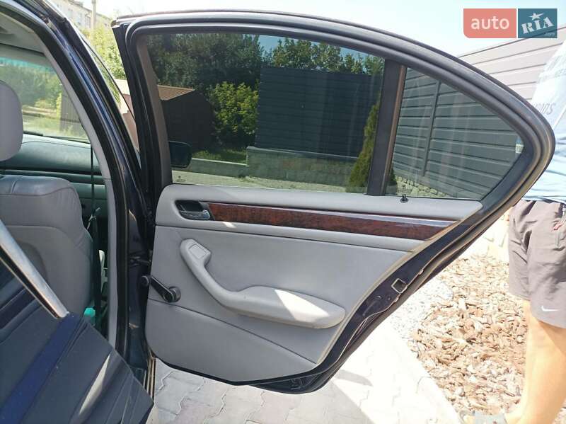 Седан BMW 3 Series 1999 в Маньковке