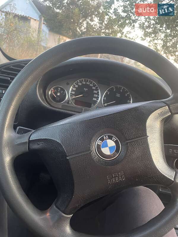 Седан BMW 3 Series 1997 в Херсоне