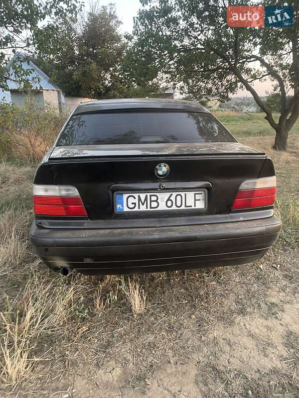 Седан BMW 3 Series 1997 в Херсоне