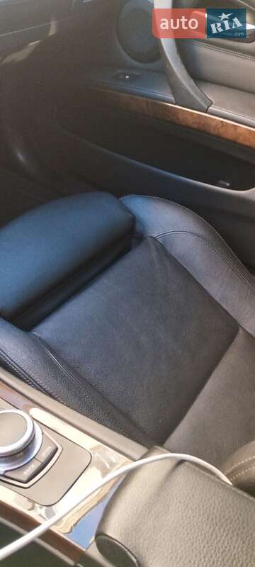 Седан BMW 3 Series 2009 в Львове