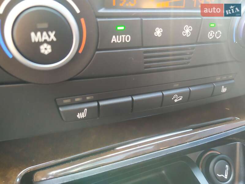 Седан BMW 3 Series 2009 в Львове