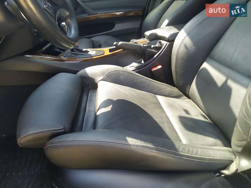 Седан BMW 3 Series 2009 в Львове