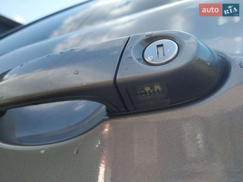 Седан BMW 3 Series 2009 в Львове