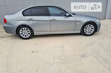 Седан BMW 3 Series 2006 в Чернівцях