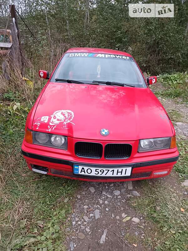 Седан BMW 3 Series 1992 в Рахові