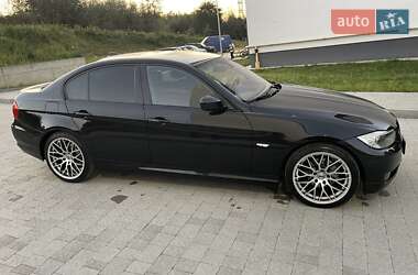 Седан BMW 3 Series 2010 в Новояворовске