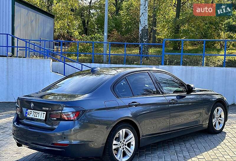 Седан BMW 3 Series 2015 в Запорожье
