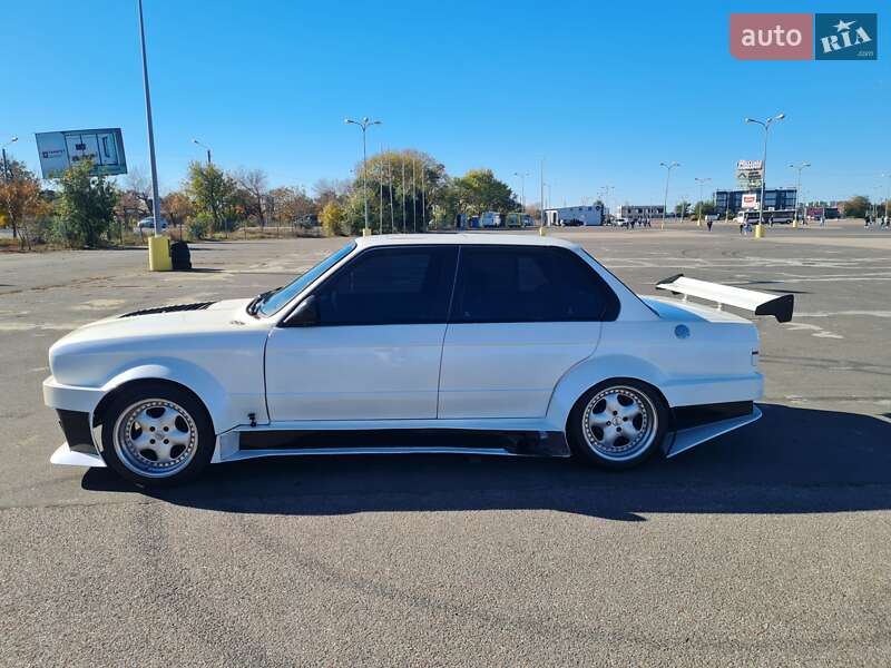 Седан BMW 3 Series 1986 в Одессе