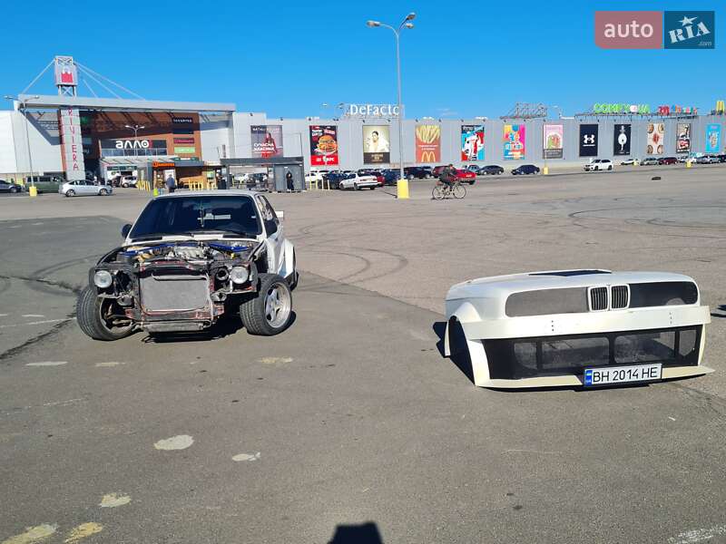 Седан BMW 3 Series 1986 в Одессе