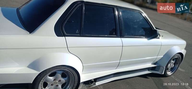 Седан BMW 3 Series 1986 в Одессе