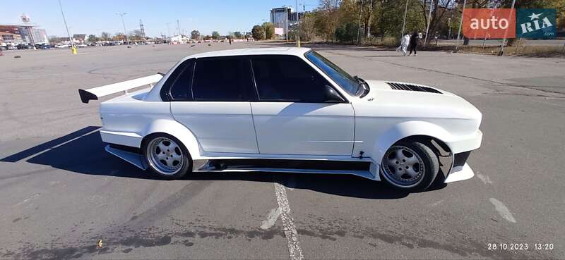 Седан BMW 3 Series 1986 в Одессе