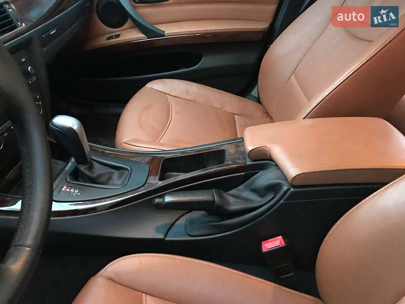 Седан BMW 3 Series 2011 в Тернополе