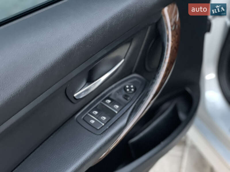 Седан BMW 3 Series 2016 в Вінниці