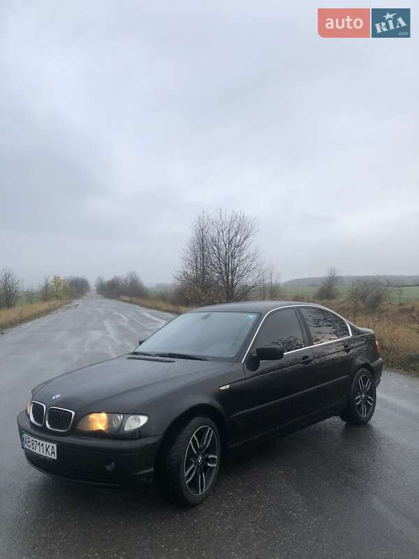 Седан BMW 3 Series 2004 в Гнивани