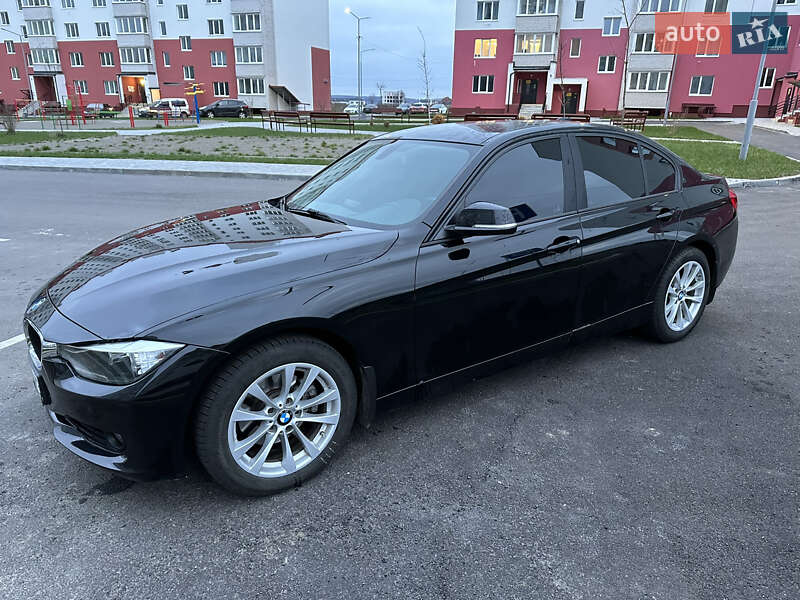 Седан BMW 3 Series 2015 в Виннице