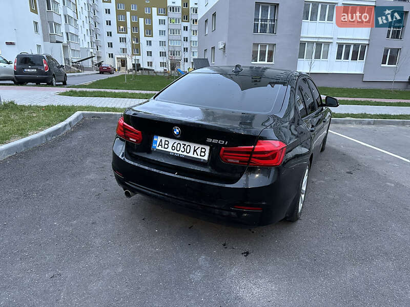 Седан BMW 3 Series 2015 в Виннице