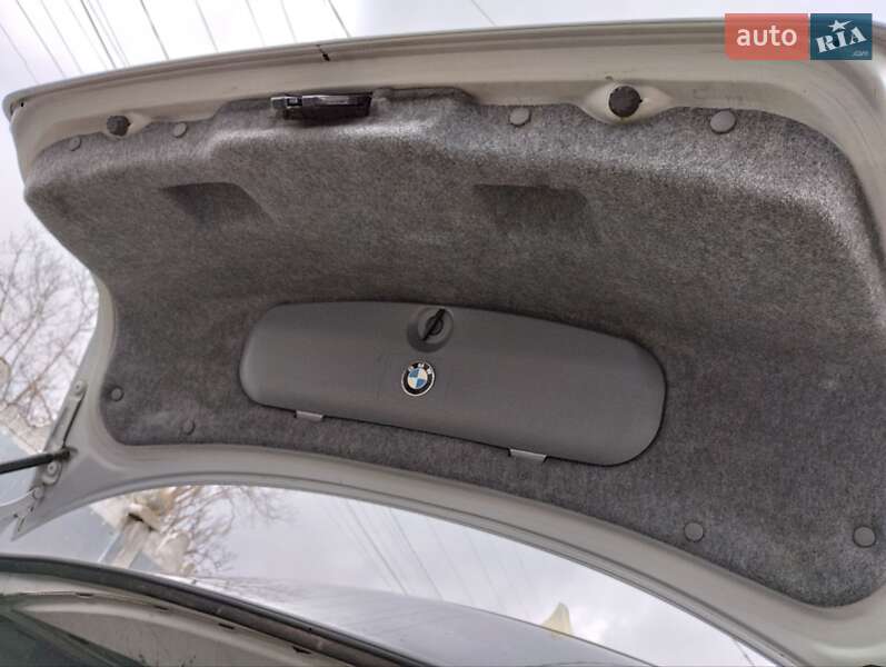 Седан BMW 3 Series 2000 в Рени