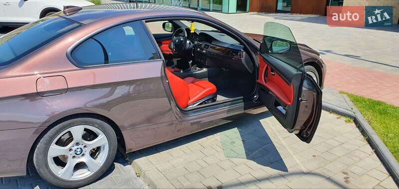 Купе BMW 3 Series 2011 в Хмельницком