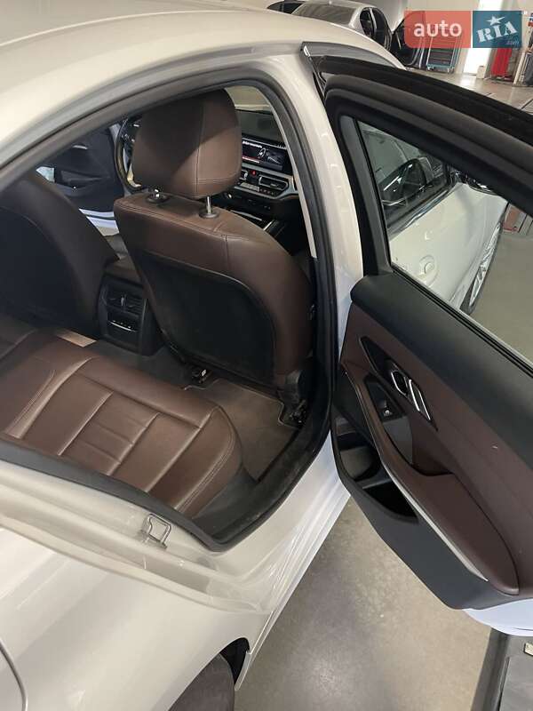Седан BMW 3 Series 2019 в Запорожье