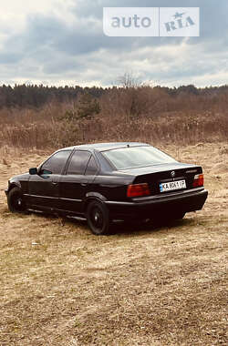 Седан BMW 3 Series 1993 в Рава-Русской