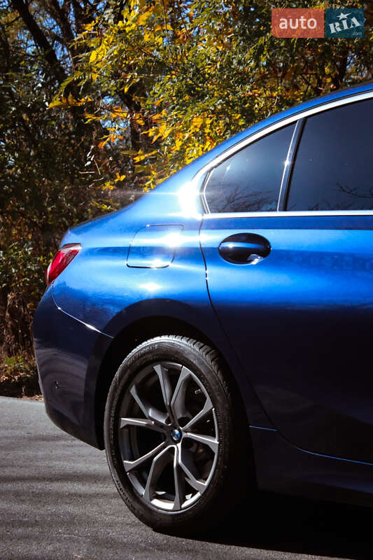 Седан BMW 3 Series 2019 в Кам'янському