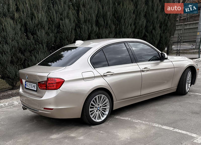 Седан BMW 3 Series 2015 в Києві