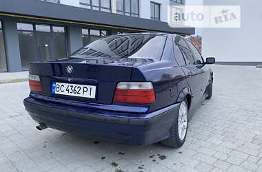 Седан BMW 3 Series 1995 в Новояворівську