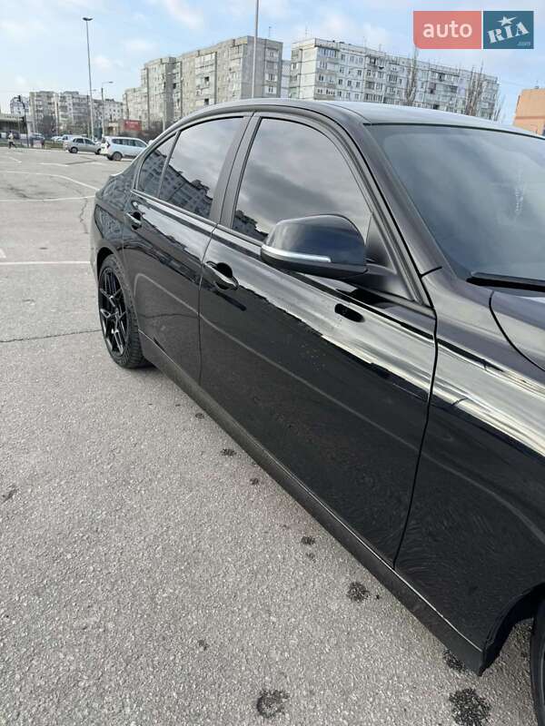 Седан BMW 3 Series 2015 в Ивано-Франковске