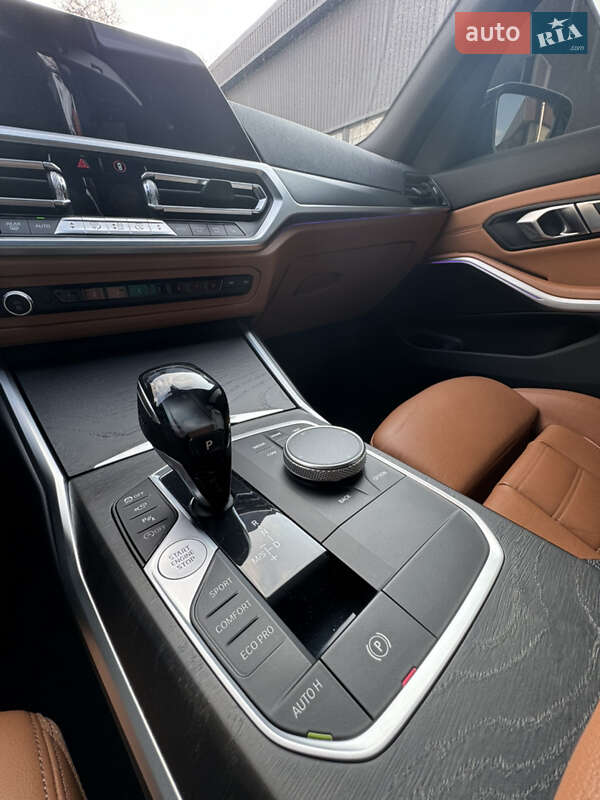 Седан BMW 3 Series 2019 в Кам'янському