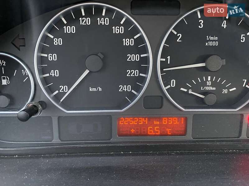 Седан BMW 3 Series 2003 в Києві