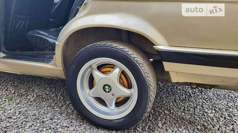Седан BMW 3 Series 1986 в Ужгороде
