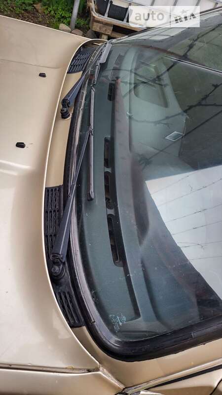 Седан BMW 3 Series 1986 в Ужгороде