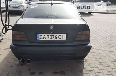 Седан BMW 3 Series 1996 в Вишневом
