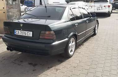 Седан BMW 3 Series 1996 в Вишневом