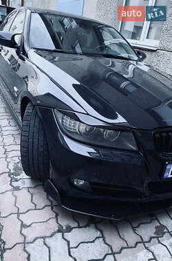 Седан BMW 3 Series 2011 в Львове